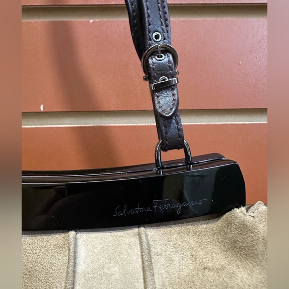 Salvatore Ferragamo Black and Brown Signature Design - Picture 7 of 9